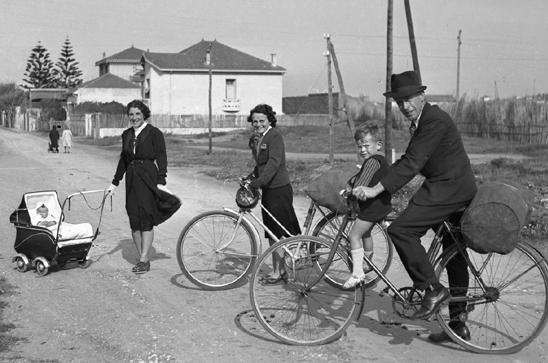 Julienne et Marie-Thrse BIBERT - Raymonde, Auguste et Dany KUNTZEL