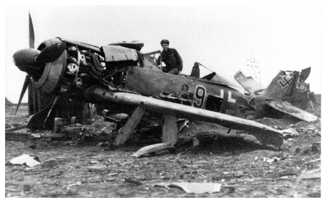 Epave avion allemand  Chartres : Foke Wulf 190