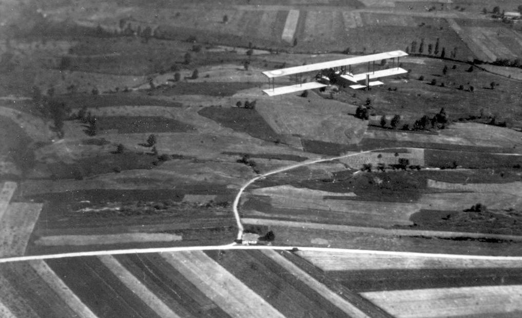 Aviateurs et soldats de la 1re escadrille du 22me RABN  Chartres - 1925