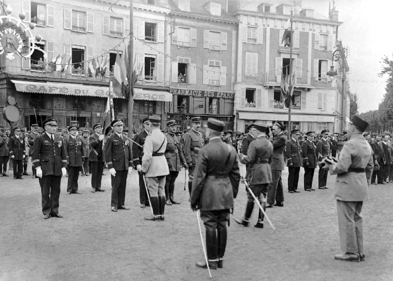 Dcoration du capitaine Martial VALIN
