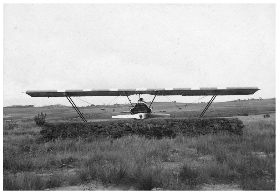 Madagascar - Manuvres  Digo-Suarez - Abri de campagne pour un Potez 25