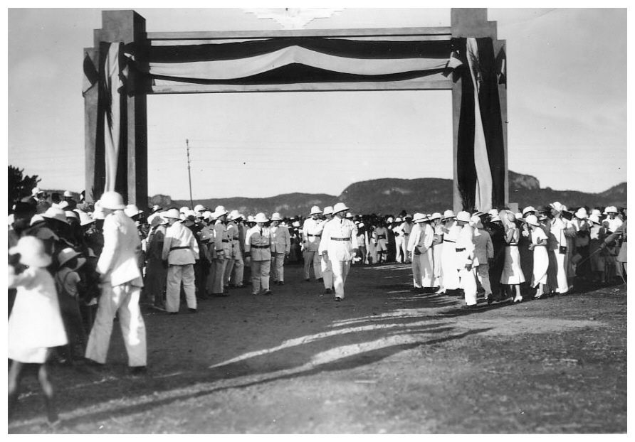 Madagascar  10 mai 1935 - Digo-Suarez - Inauguration du portique Ludovic ARRACHART