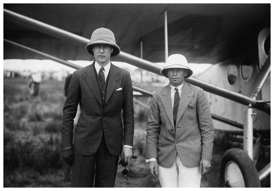 Madagascar  31 dcembre 1931 - Ivato - Ludovic ARRACHART et son mcanicien PUILLET sur Farman (190) F.198  F-AJNH 