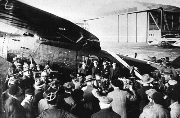 L'arrive de l'Oiseau Canari au Bourget le 16 juin 1929