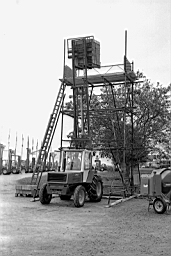 Mine de Mairy 1977_06 12.jpg: Ancenis - Visite de la Société MANITOU par des Ingénieurs et techniciens des Mines de Fer de Lorraine