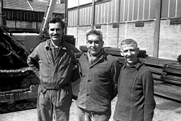 Mine de Mairy 1978a 09.jpg: Mine de Mairy - Equipe  de Régie - Départs en retraite Pacini, Léone, Mari 