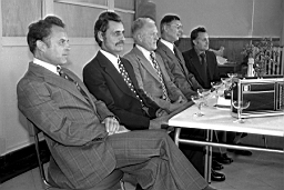 Mine de Mairy 1978a 13.jpg: Mine de Mairy - Départs en retraite Pettazzoni, Pacini, Thomas, Wisniewski, Flenghi