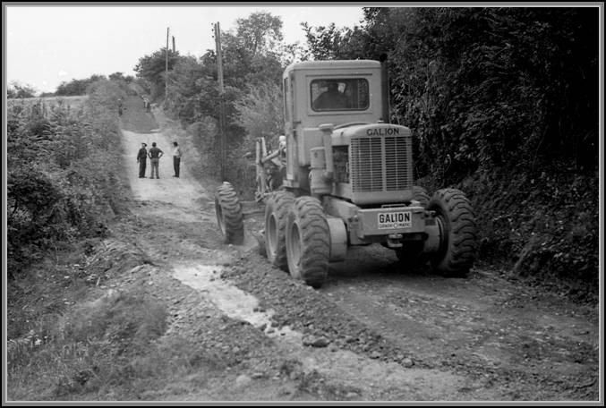 Travaux routiers - Niveleuse 