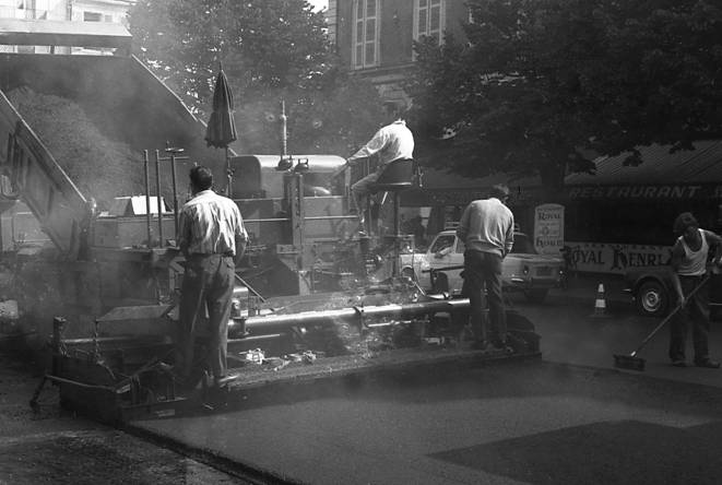 Travaux publics - Finisseur VOGELE - Mise en place des enrobs