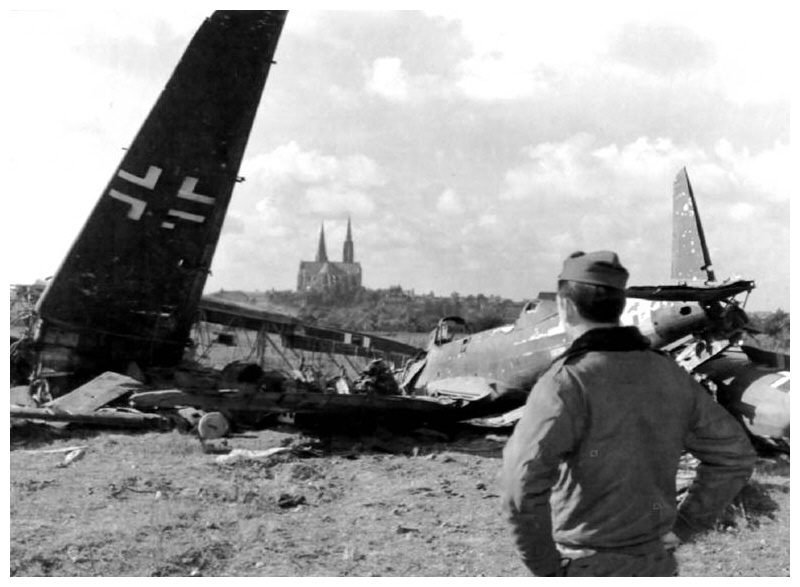 Epave avion allemand  Chartres : Arado 96