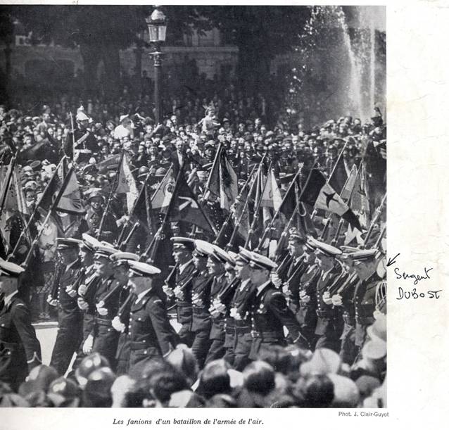 14 juillet 1939 - Délilé sur les Champs Elysées 