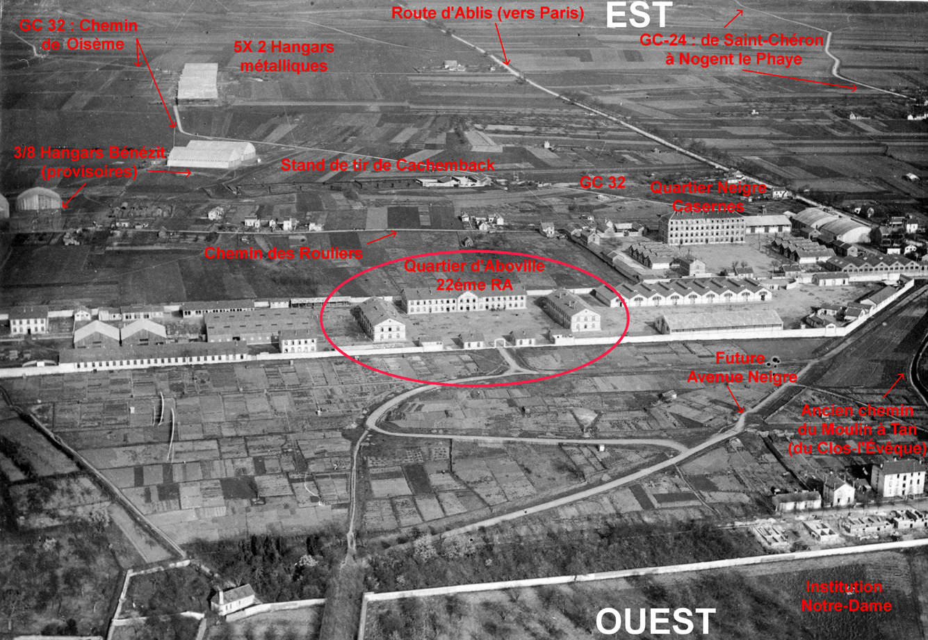 Photographie aérienne du terrain de l'aviation militaire à Chartres - 1922