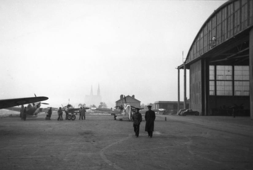 A�rodrome de Chartres - Centre Instruction � la Chasse 