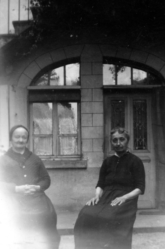 Vodable : Marie Desfrançois de Montbriac-Malsagne et sa fille Francine